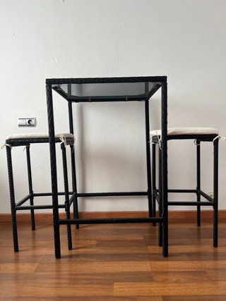 Conjunto de mesa alta y 2 taburetes para balcón