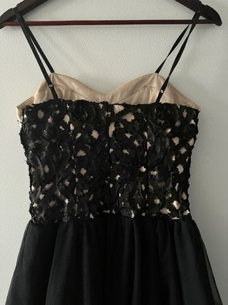 Vestido Negro Corto con Encaje