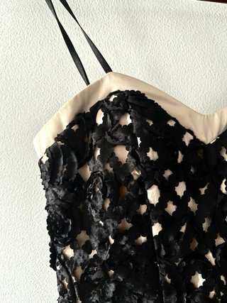 Vestido Negro Corto con Encaje