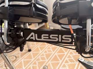 Batería Electrónica Alesis Command Mesh Kit