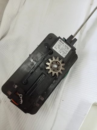Motor puerta NICE  PARA TECHO (FUNCIONA PERFECTAME