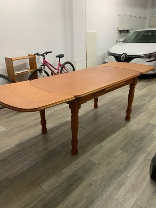 Mesa de comedor extensible de madera