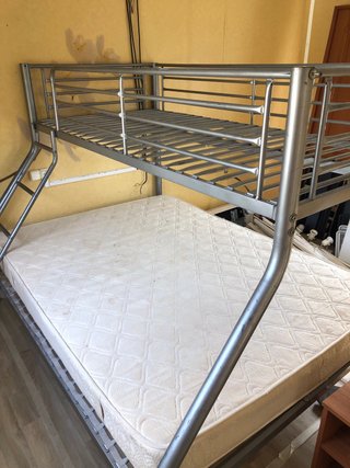 Litera cama abajo matrimonio