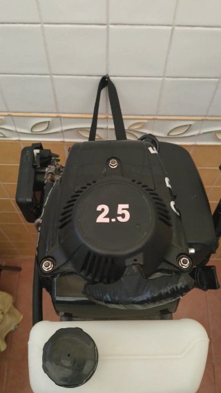Zodiac Oceam 2.49m con motor y remos