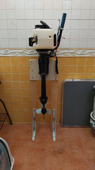 Zodiac Oceam 2.49m con motor y remos
