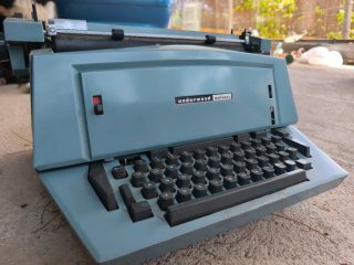 Máquina de escribir Underwood Raphael