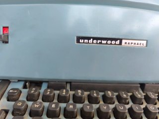 Máquina de escribir Underwood Raphael