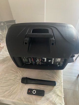Altavoz Portátil con Micrófono y Mando. Auna