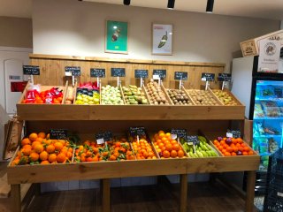 Estantería de madera fruteria