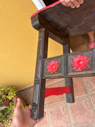 Mesa y 4 sillas madera roja