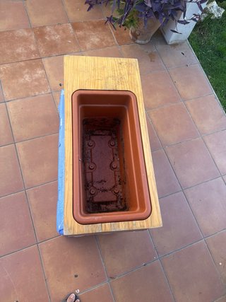 2 Jardinera de madera Mahou