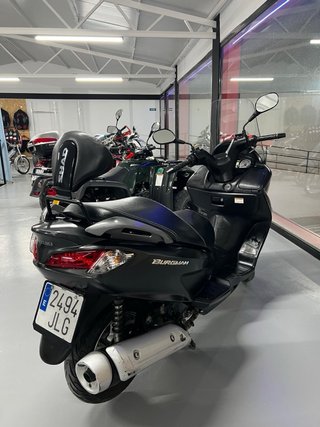 Scooter Negra