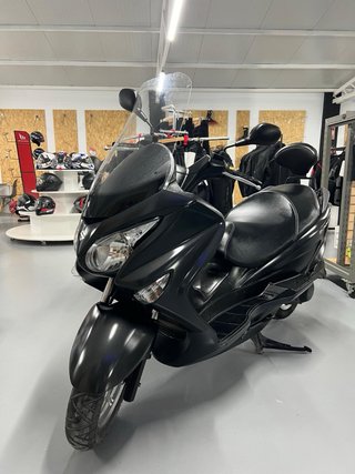 Scooter Negra
