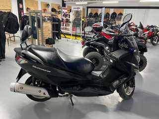 Scooter Negra