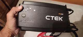 Caricabatterie  auto CTEK PRO25S