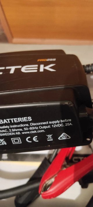 Caricabatterie  auto CTEK PRO25S