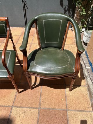 Escritorio Madera Maciza con 3 Sillas.
