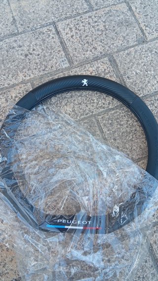 Funda Volante Peugeot Carbono