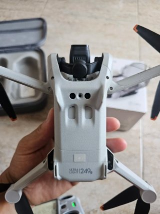 Dron DJI Mini 3 RC Gris