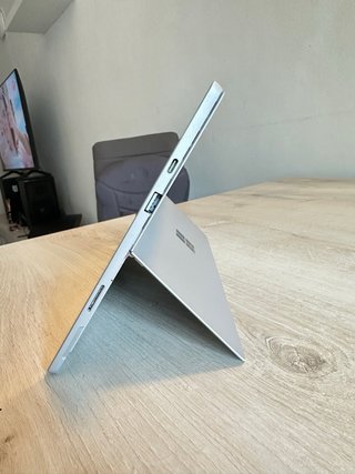 Surface pro 7+ LTE - 8/256 Intel i5 11th