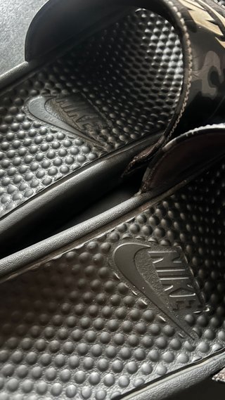 Chanclas Nike Benassi Negras Talla 44