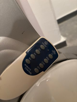 Ventilador de techo gris con luz