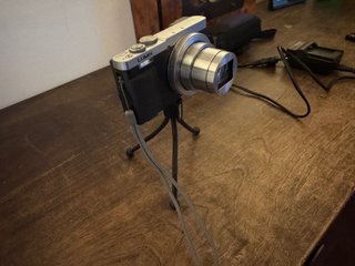 Panasonic Lumix TZ70 + 2 baterías y trípode