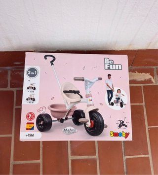 Triciclo para bebé con empujador Precio negociable