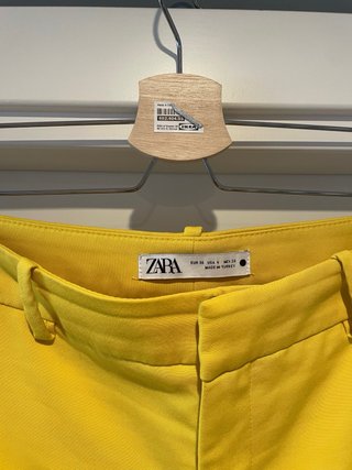Pantalón de vestir Zara amarillo