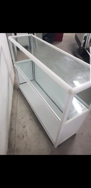 Mostrador expositor blanco