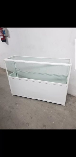 Mostrador expositor blanco