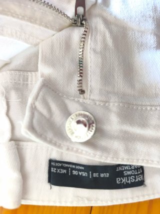 Shorts vaqueros blancos desgastados