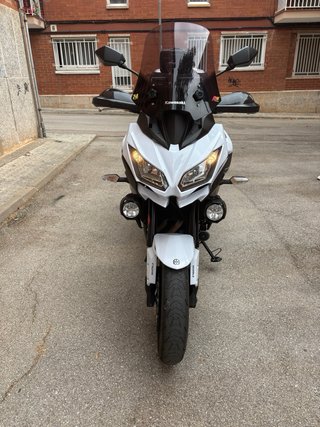 Kawasaki Versys 650 Grandtourer Negra/Blanca