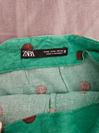Falda Zara Verde Lunares Talla M