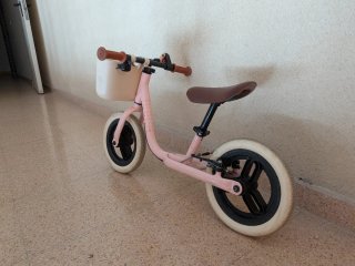 Bici sin pedales infantil de color rosa