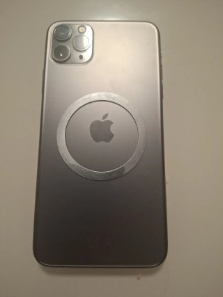 iPhone 11 Pro Max 256GB + Apple Watch S6