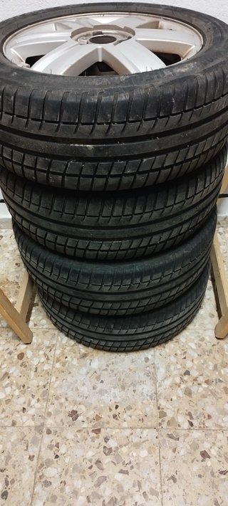 Neumático 215/55 ZR16 97W Radial Tubeless