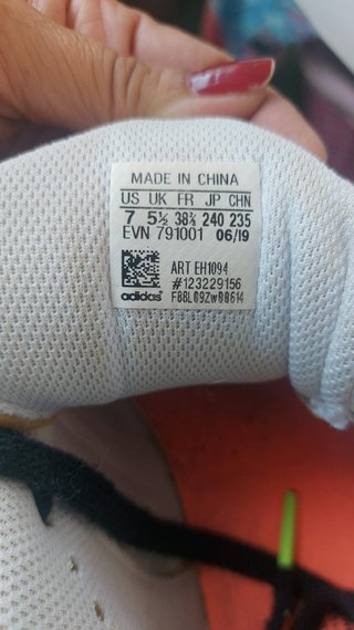 Zapatillas Adidas Blancas y Amarillas