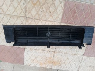 Rejilla frontal R9 del 85 fase 1
