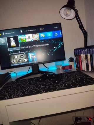 Console PS4 nera + 7 giochi