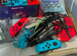 Lote Nintendo 2D y Joy-Con para reparar