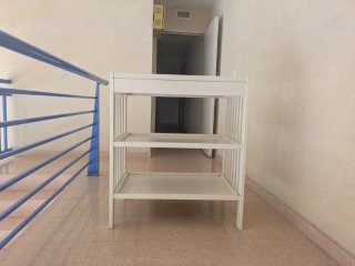 Cambiador de bebé blanco