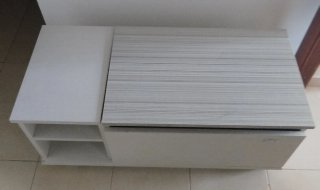 Mesa auxiliar multifuncional con ruedas