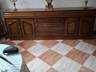 Cómoda de madera marrón