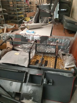 Lote de piezas de coche de almacén