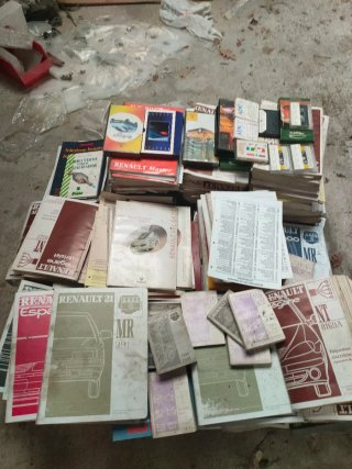 Lote de piezas de coche de almacén