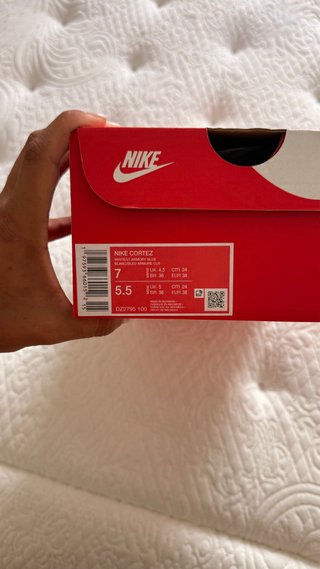 Nike Cortez Rojo Picante/Blanco Talla 38 Nuevas