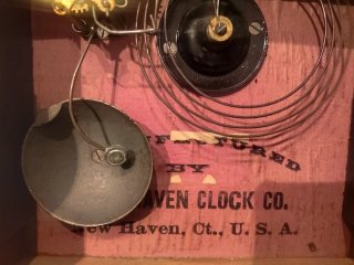 Reloj de pared New Haven antiguo