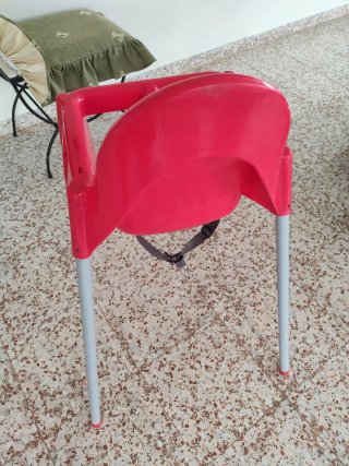 Trona roja para bebé