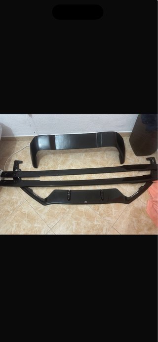 Kit Maxton Megane 4: Lip , Taloneras y Alerón RS